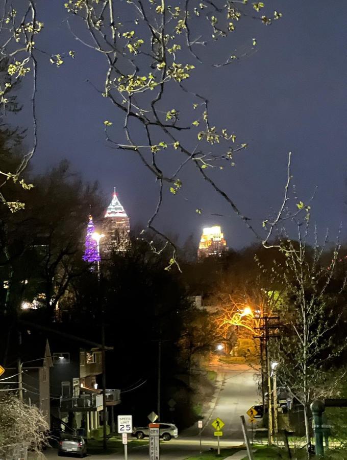 Trendy In Tremont, Clevelandアパートメント エクステリア 写真