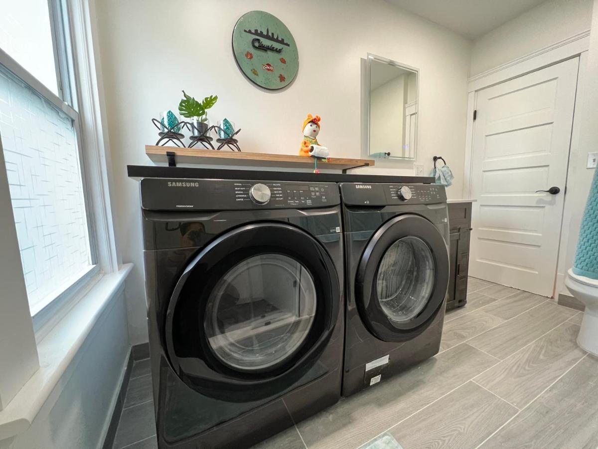 Trendy In Tremont, Clevelandアパートメント エクステリア 写真
